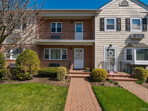 195 N Centre Avenue #25, Rockville Centre, NY 11570