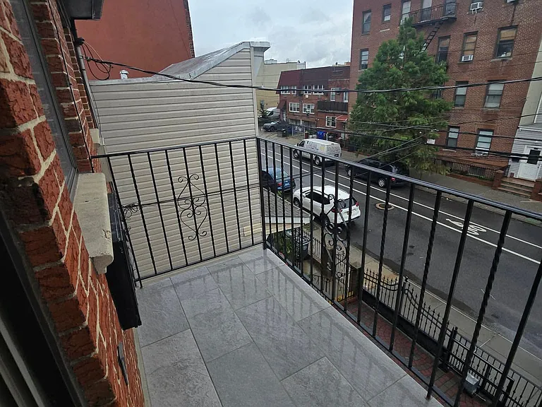 25-21 44th St #3F — Photo 5