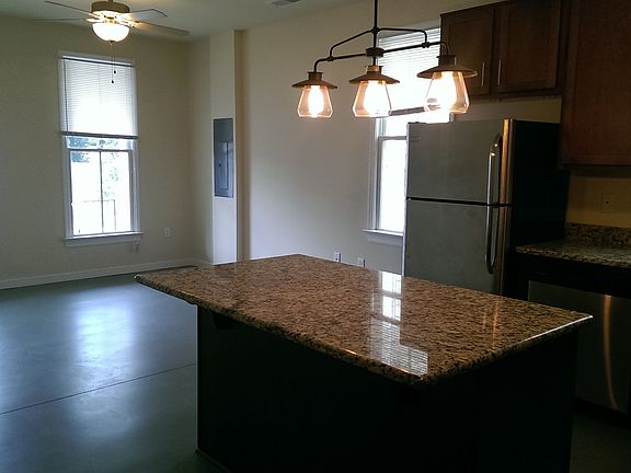 3rd image of 805 N 23rd St