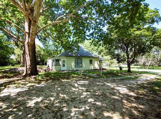 247 SE Croco Rd, Topeka, KS 66607