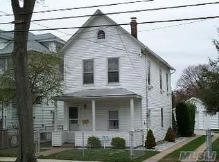 45 Millers Ln, New Hyde Park, NY 11040