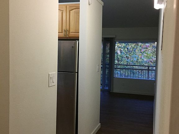 4th image of 9447 166th Ave NE APT 206