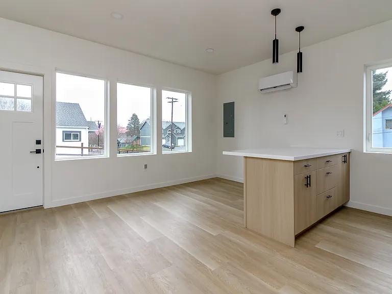 1117 Veneta Ave — Photo 10