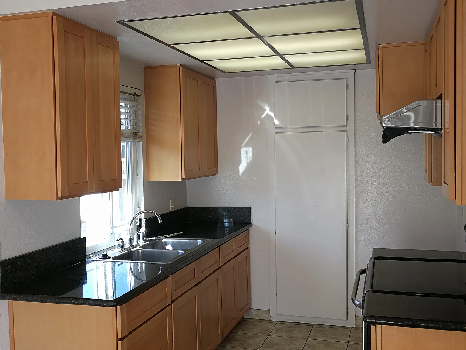 1860 Doverglen Way — Photo 2