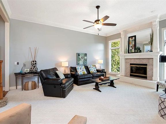 Such a large space for entertaining or just relaxing.