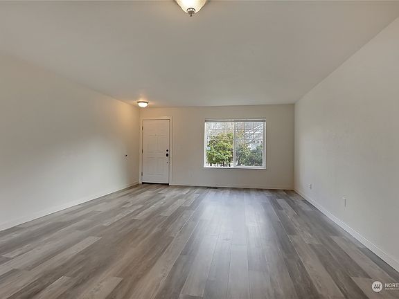 3rd image of 18716 17th Avenue Ct E