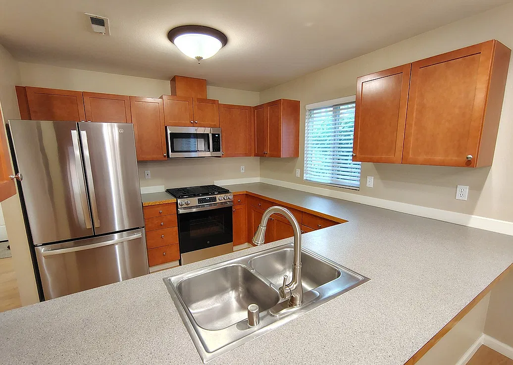 3 bed, 2.5 bath, 1600 sqft, $2,900 — Photo 2