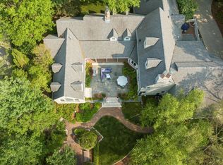 7553 S Cambridge Dr, Franklin, WI 53132