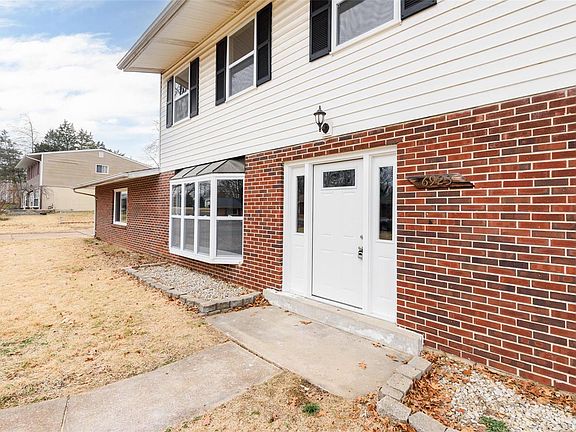 2nd image of 6923 Birdie Ln
