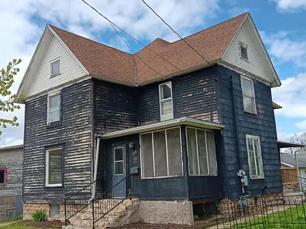 122 W Church St, Columbus, WI 53925