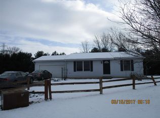 25902 Heatherfield Dr, Elkhart, IN 46514