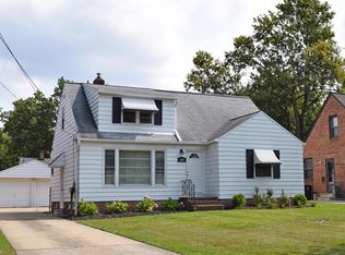 1655 Edgefield Rd, Lyndhurst, OH 44124