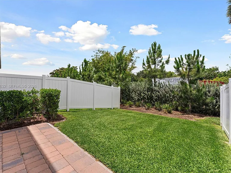 4825 Dillion St — Photo 51