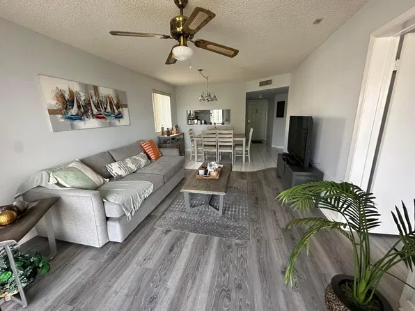 3138 VIA POINCIANA #317, Lake Worth, FL 33467