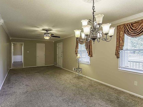 5th image of 445 Royal Oak Dr