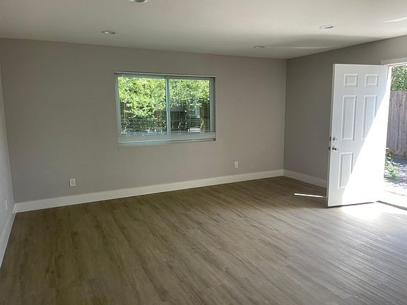 2nd image of 3212 Quinto Way