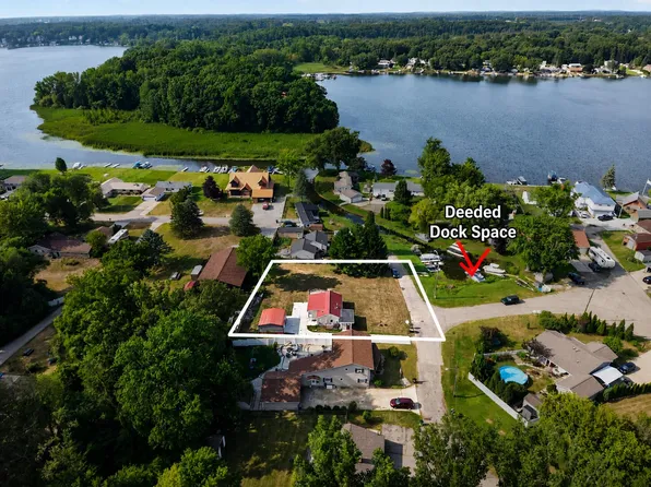 7183 Greenes Dr, Jackson, MI 49201
