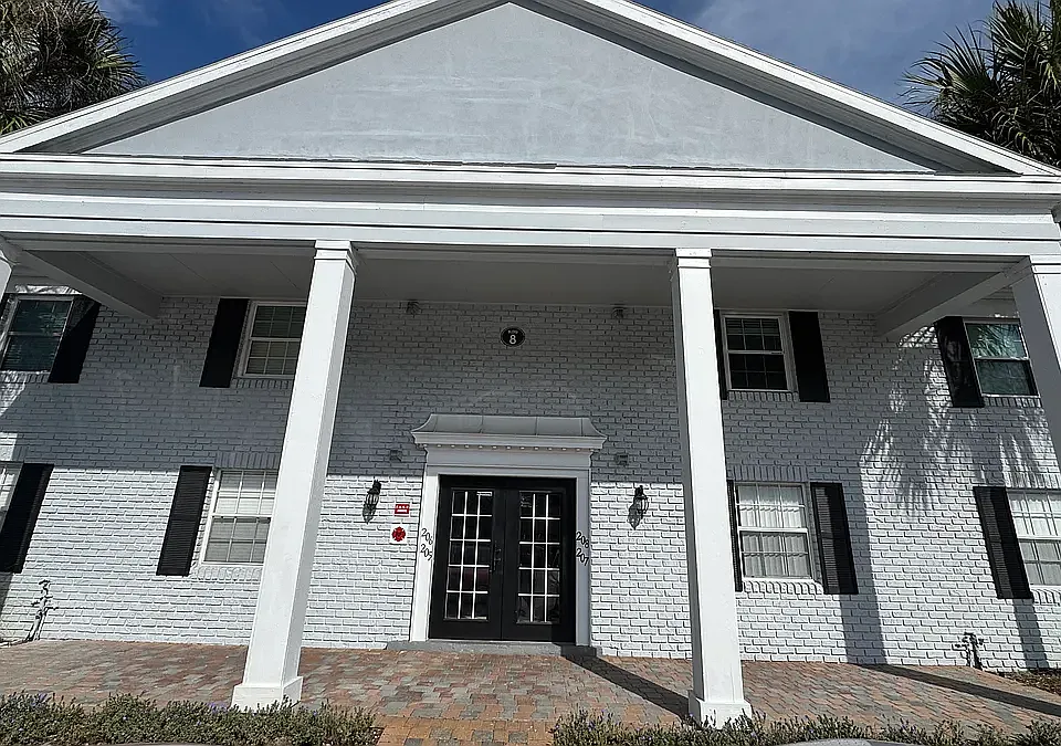 205 Lewfield Cir #205