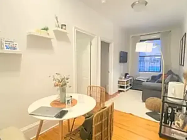 231 Lexington Avenue image 1 of 12