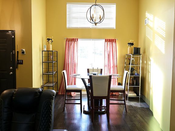 4th image of 351 Knotts Cir