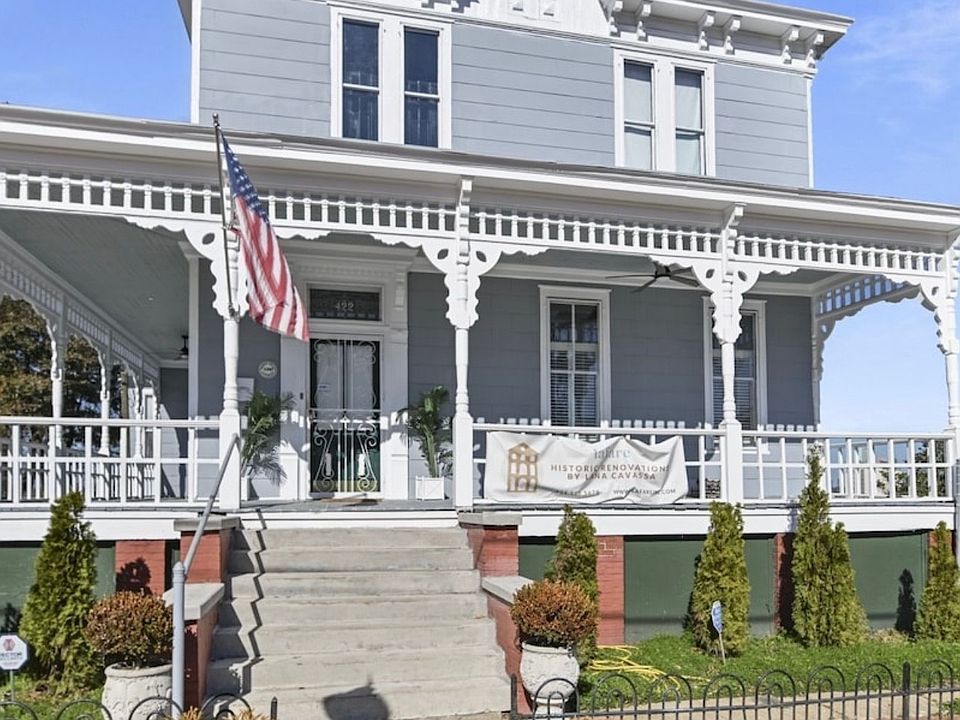 1st image of 422 Herron St