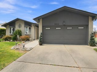 35319 Maureen Dr, Sterling Heights, MI 48310