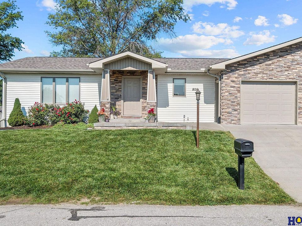 1st image of 805 Country View Ln