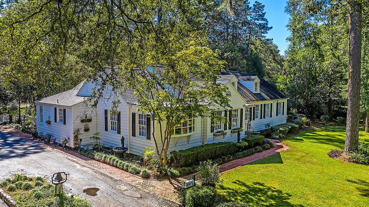 931 S Main St Summerville Sc 29483 Mls 20027255 Zillow