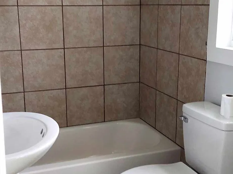 312 Shrewsbury Ct #B — Photo 3