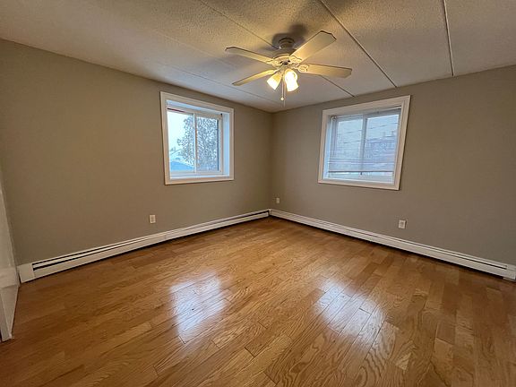 4th image of 4 Hawes St #11