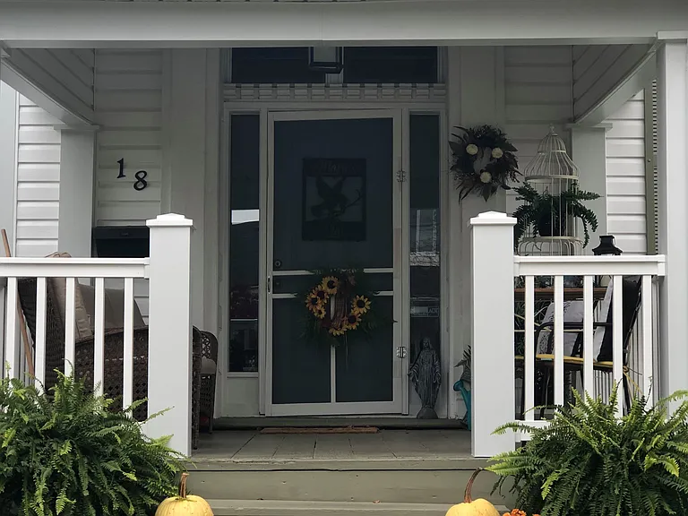 18 Isabel St #A — Photo 3
