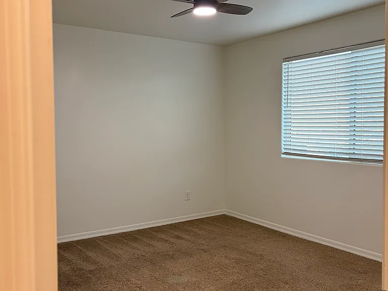 9011 W Jefferson St — Photo 11