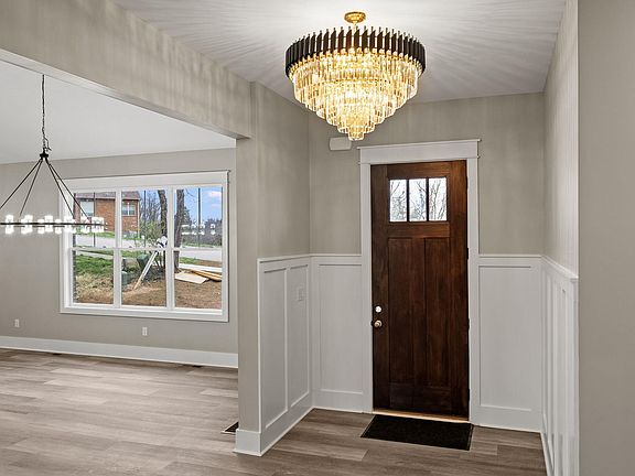 3rd image of 604 Persimmon Ridge Trl