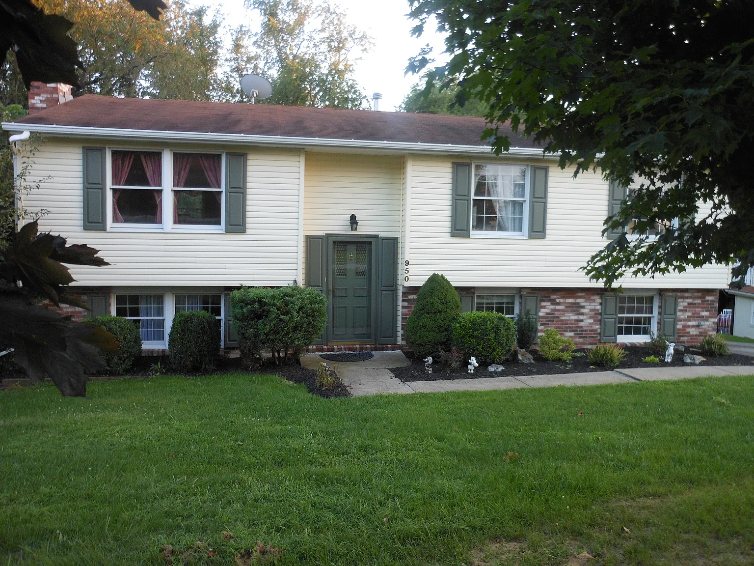 950 Lindfield Dr photo 1