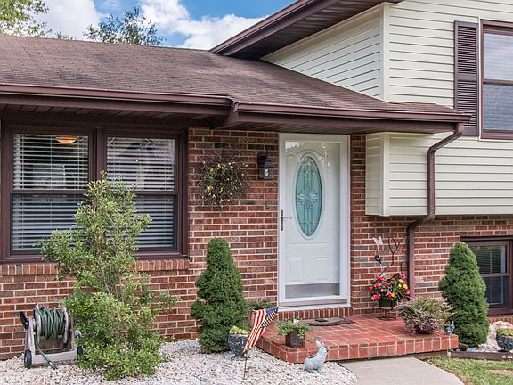 5th image of 19324 Oakwood Dr