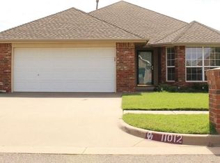11012 SW 8th St, Yukon, OK 73099
