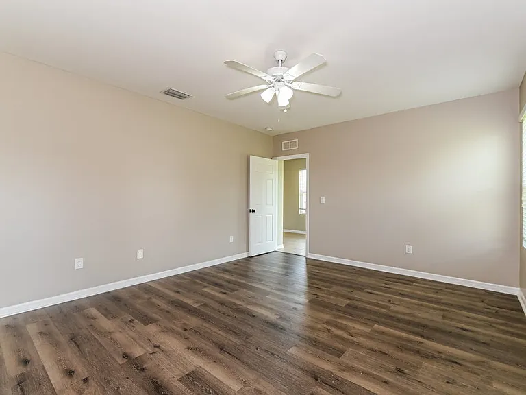 2605 SE 4th Ave — Photo 11