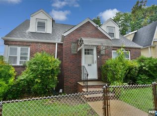 360 Kennedy Dr, Fairview, NJ 07022