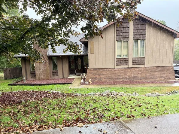 1460 Homestead Dr, East Liverpool, OH 43920
