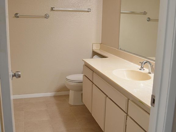 5th image of 13506 Francisquito Ave