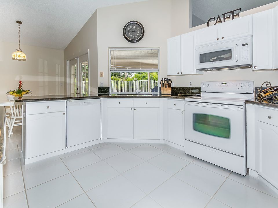 1st image of 1042 Fairfax Ln