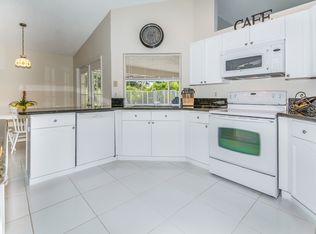 1042 Fairfax Ln, Weston, FL 33326