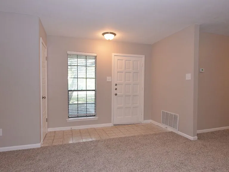 203 County Glen St — Photo 3