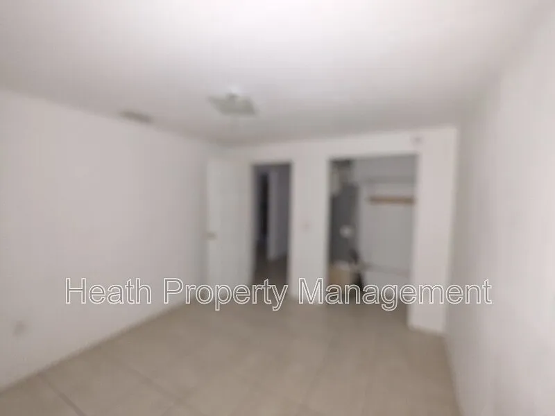 4 bed, 2.0 bath, 1042 sqft, $2,150 — Photo 4