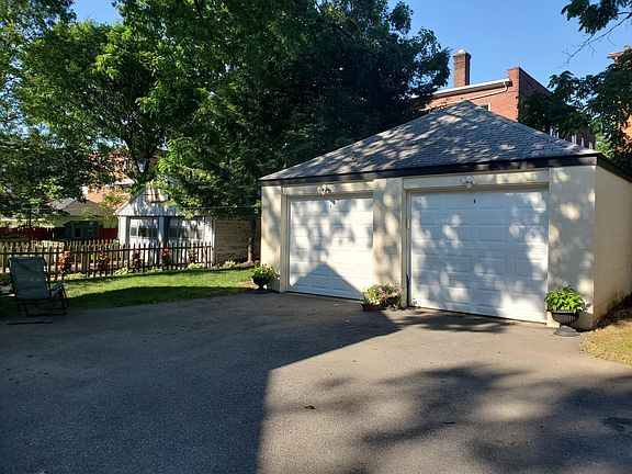3rd image of 127 N Rose Blvd Unit 1