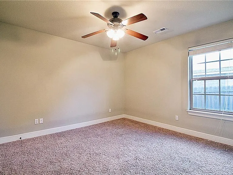 3007 SW Waterleaf Ave — Photo 13