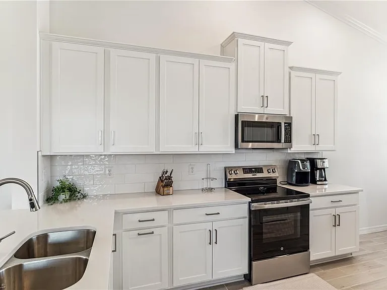 11801 Venetian Lagoon Dr — Photo 10