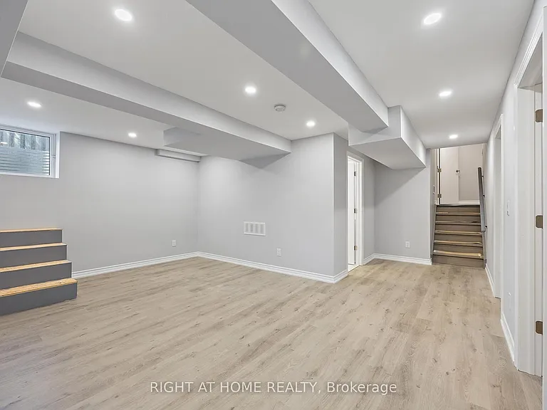 764 Willowbank Trl — Photo 7