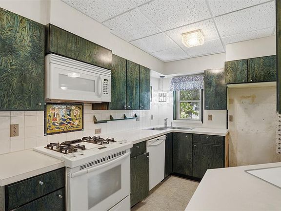 2nd image of 4800 N Hammond Ave
