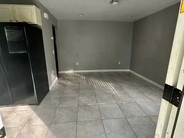 305 Pennsylvania Ave, Saint Cloud, FL 34769